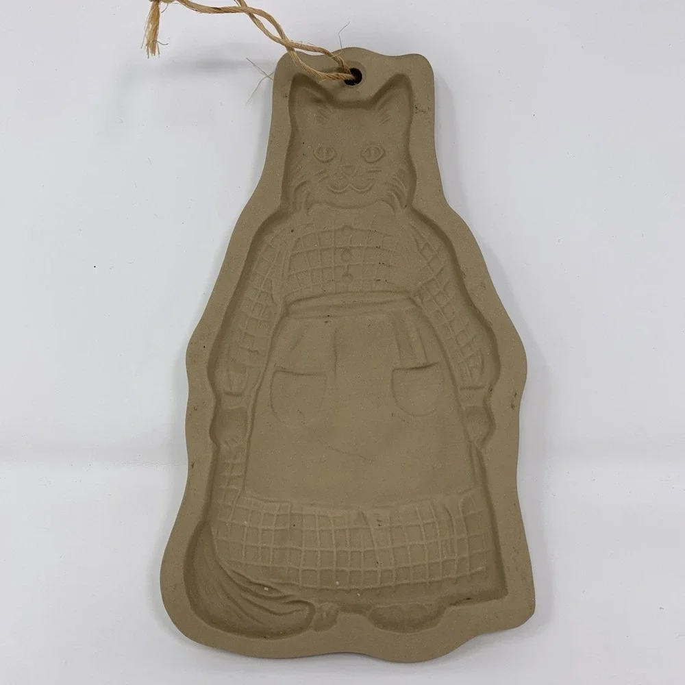 Vintage 1988 Brown Bag Cookie Art Mold Mama Kitty Cat in Apron Hill Design Craft